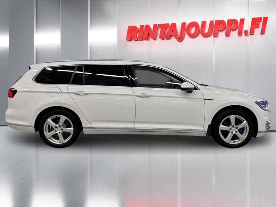 VOLKSWAGEN Passat 2018