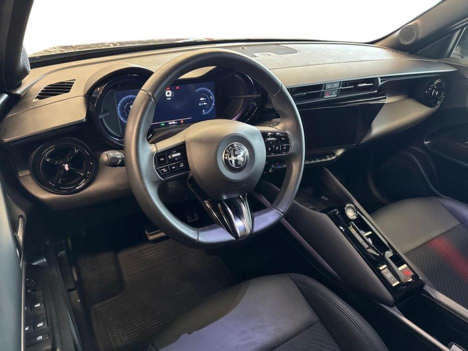 ALFA ROMEO Junior 2025