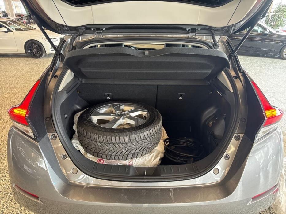 NISSAN Leaf 2021