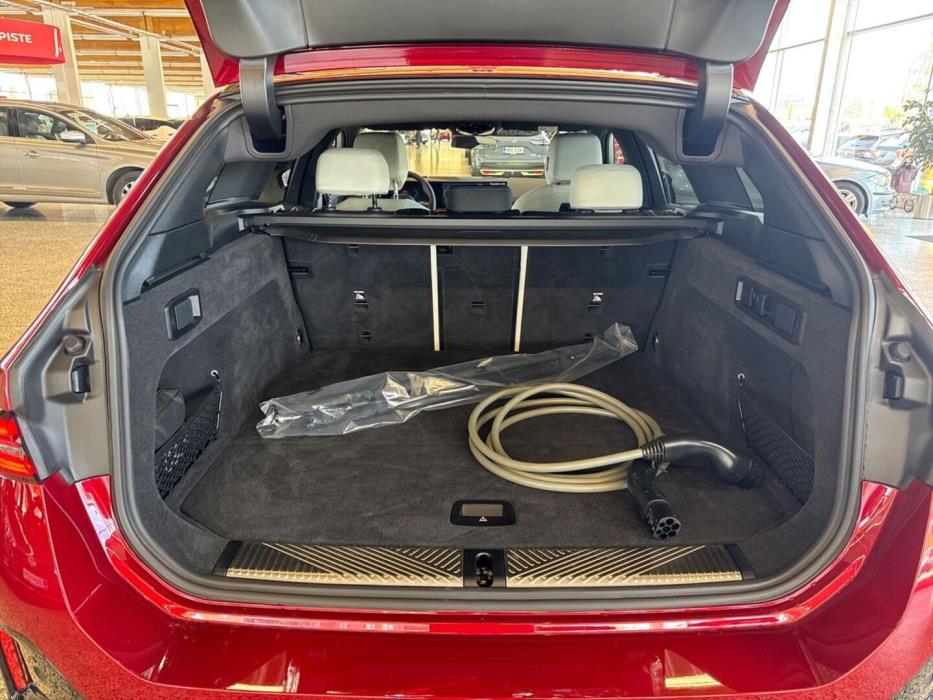 BMW i5 2025