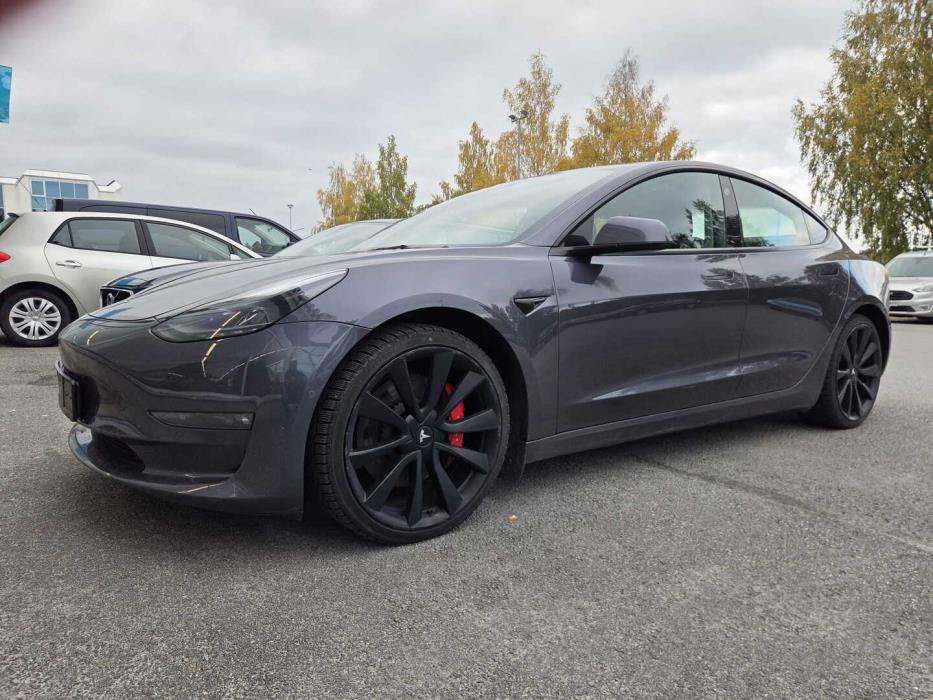 TESLA Model 3 2022