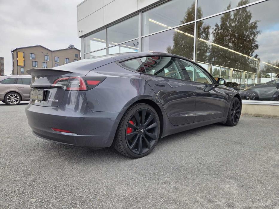 TESLA Model 3 2022