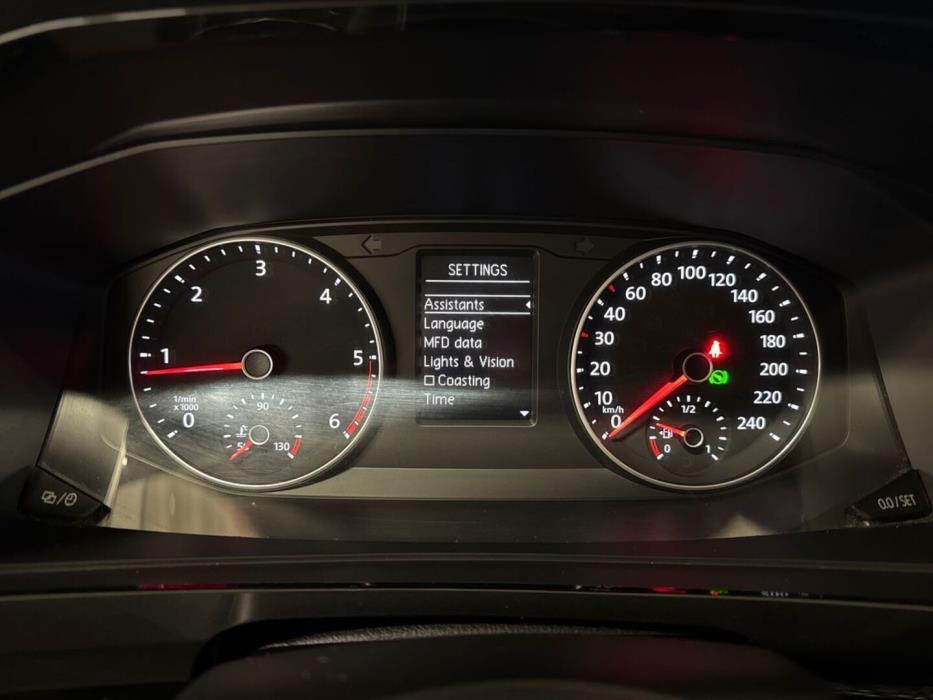 VOLKSWAGEN Multivan 2015