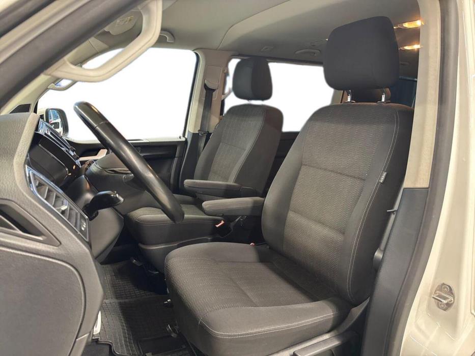 VOLKSWAGEN Multivan 2015