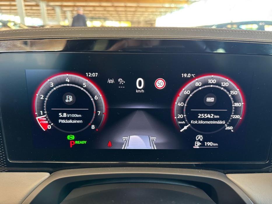 VOLKSWAGEN Passat 2024