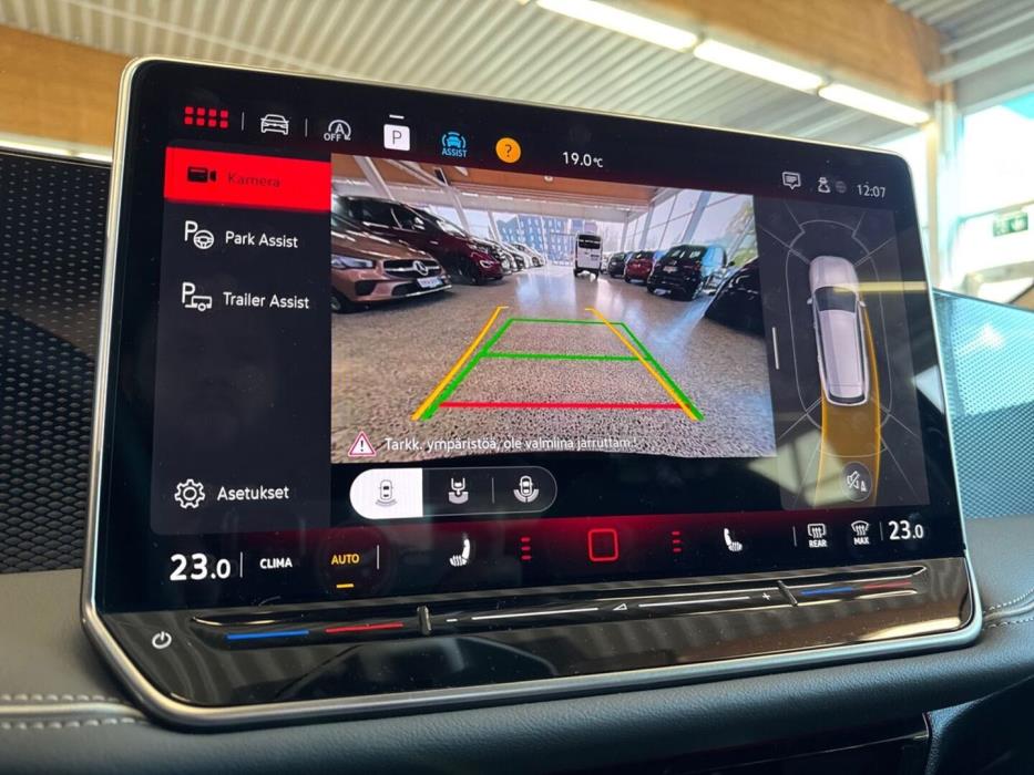 VOLKSWAGEN Passat 2024