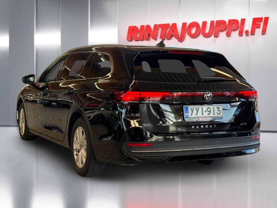 VOLKSWAGEN Passat 2024