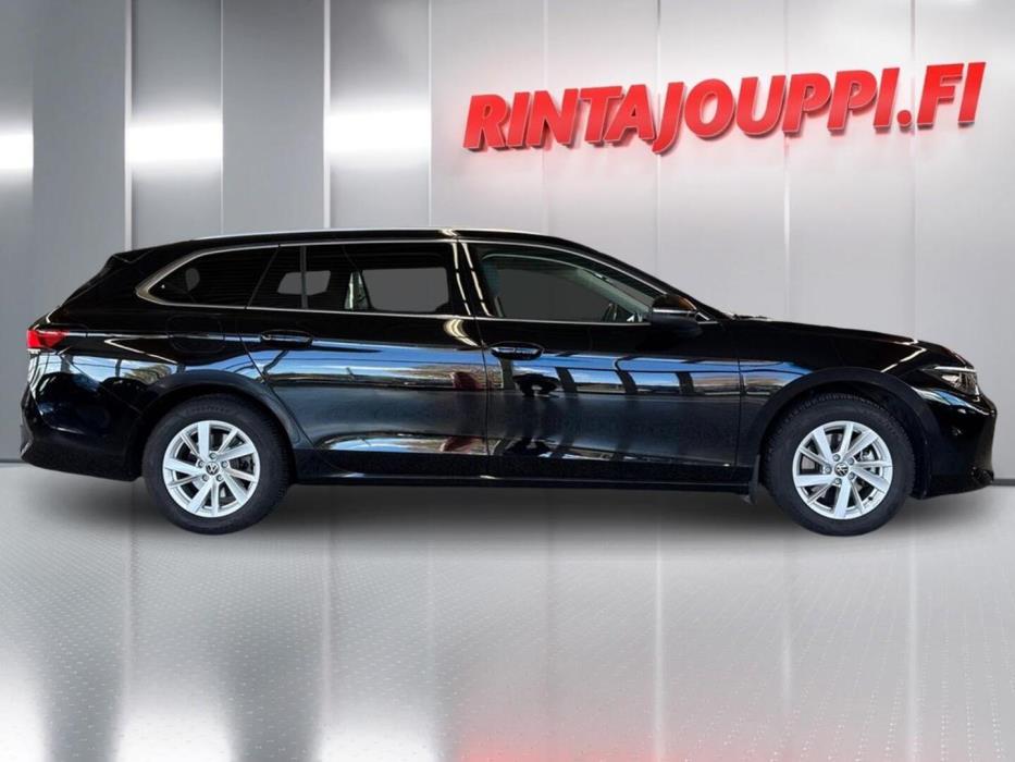 VOLKSWAGEN Passat 2024