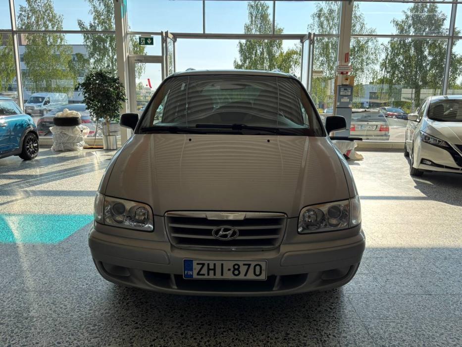 HYUNDAI Trajet 2005