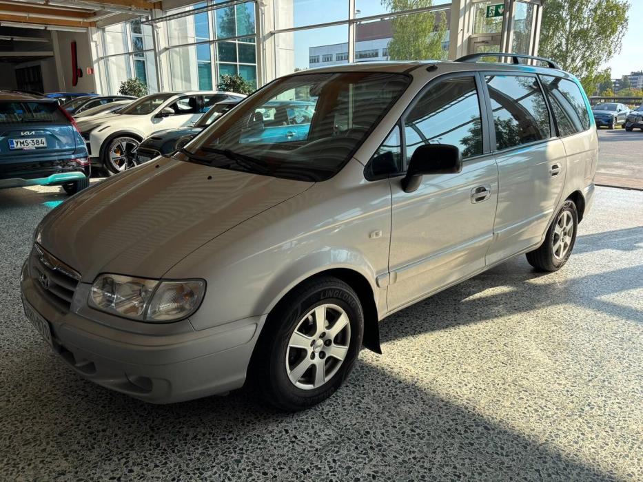 HYUNDAI Trajet 2005