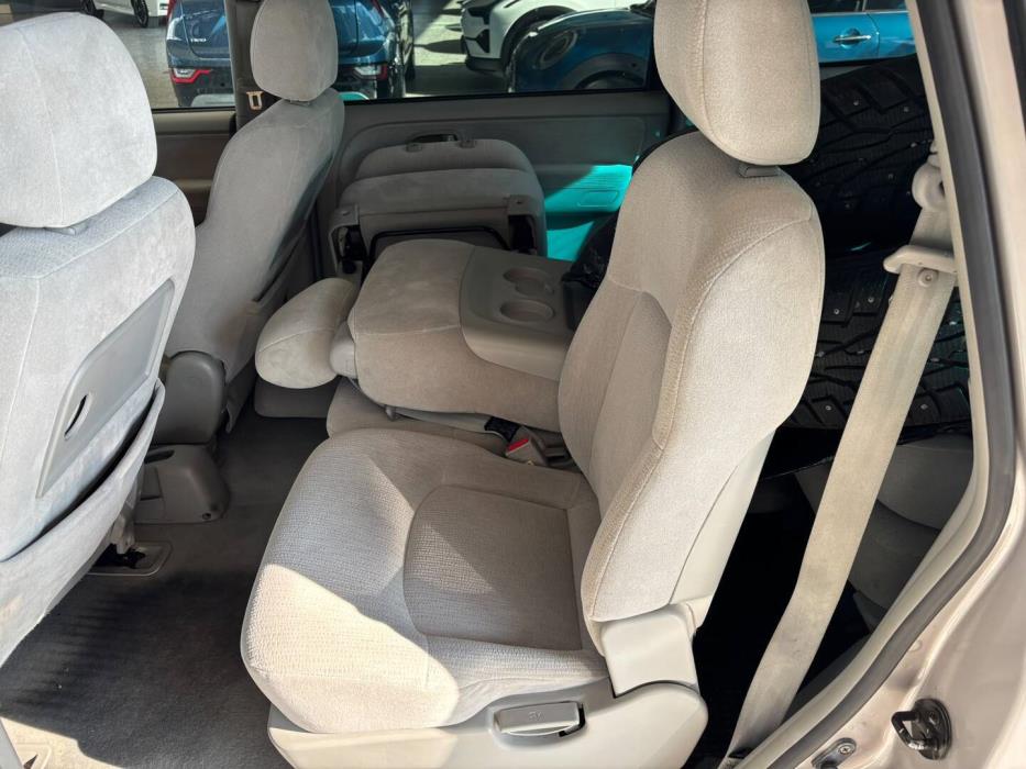 HYUNDAI Trajet 2005