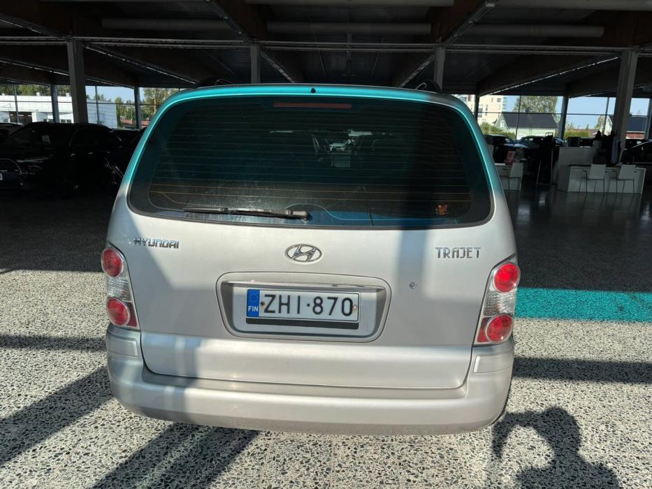 HYUNDAI Trajet 2005