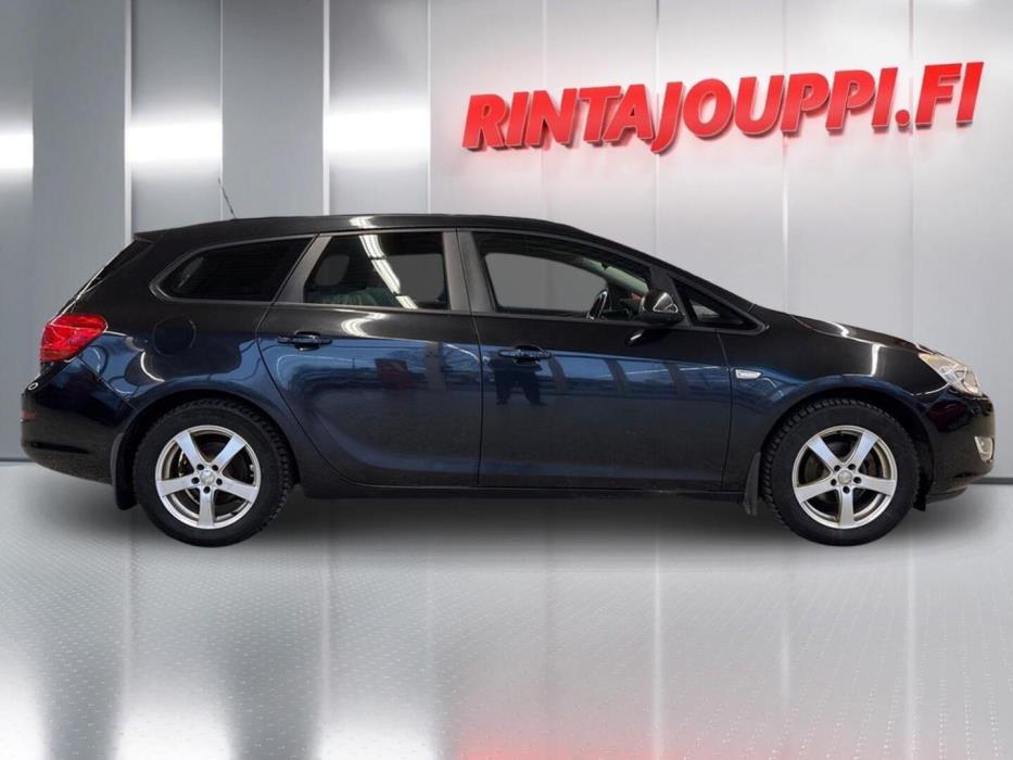 OPEL Astra 2012