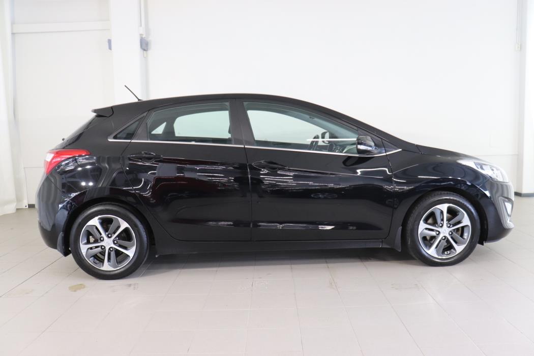 HYUNDAI i30 5d 2016