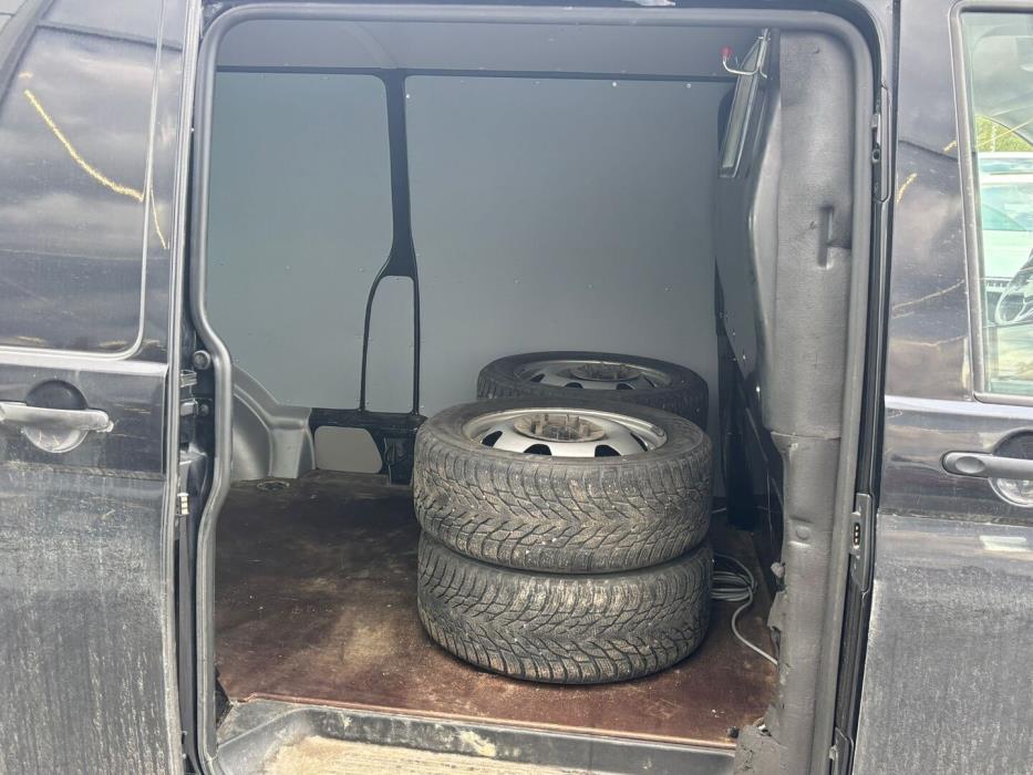 VOLKSWAGEN Transporter 2017