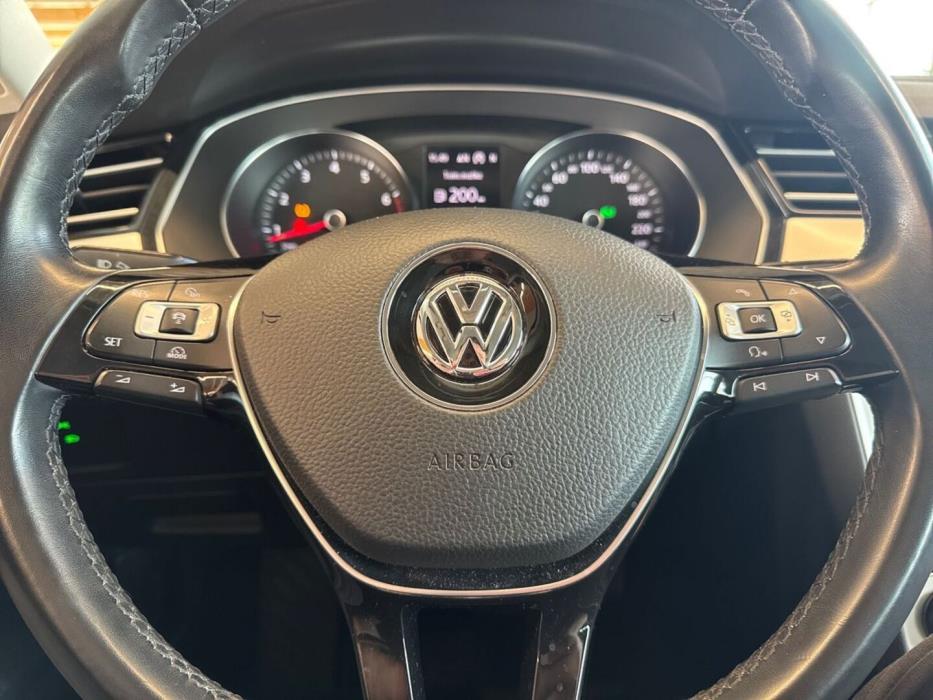VOLKSWAGEN Passat 2018