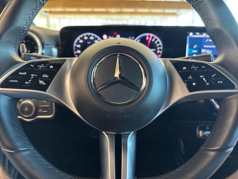 MERCEDES-BENZ A 2024