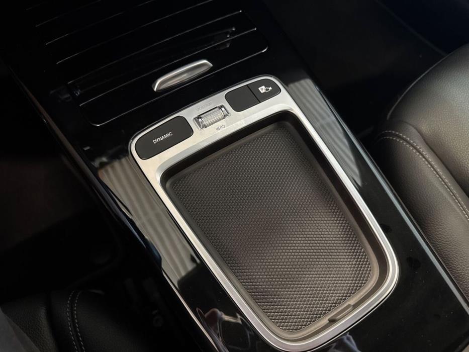 MERCEDES-BENZ A 2024