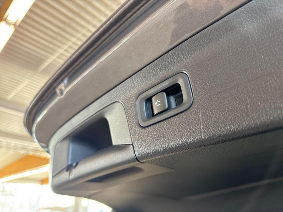 MERCEDES-BENZ A 2024