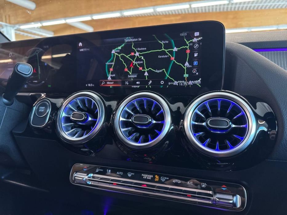 MERCEDES-BENZ EQA 2024