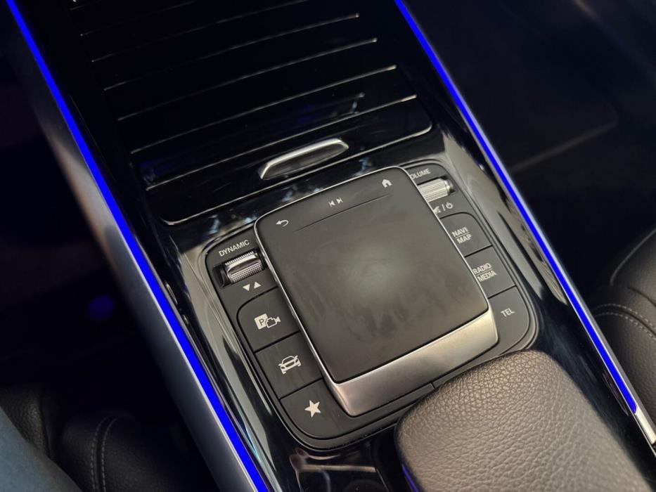 MERCEDES-BENZ EQA 2024