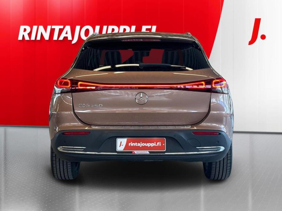 MERCEDES-BENZ EQA 2024