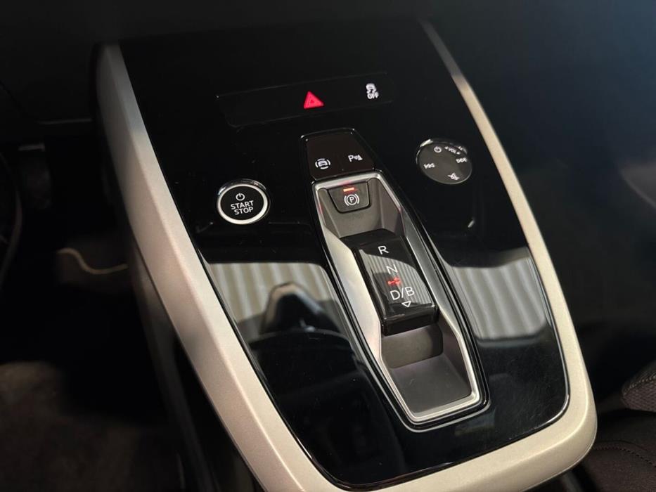 AUDI Q4 e-tron 2022