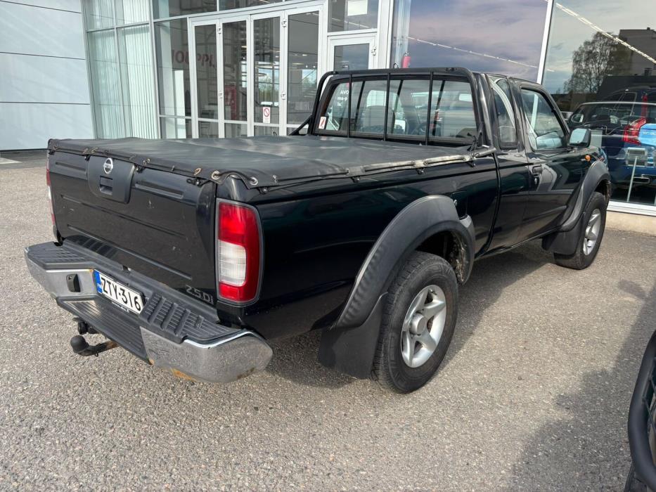 NISSAN Navara 2003