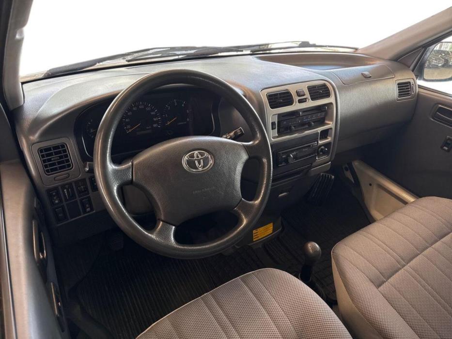 TOYOTA Hiace 2008