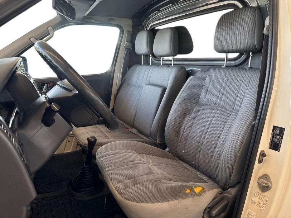 TOYOTA Hiace 2008