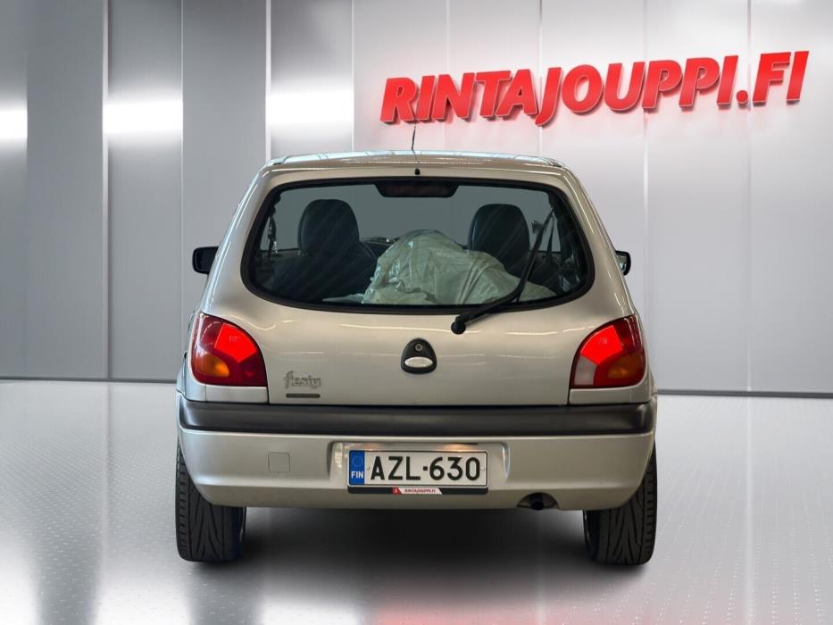 FORD Fiesta 2002