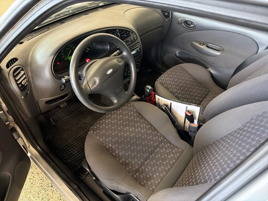 FORD Fiesta 2002