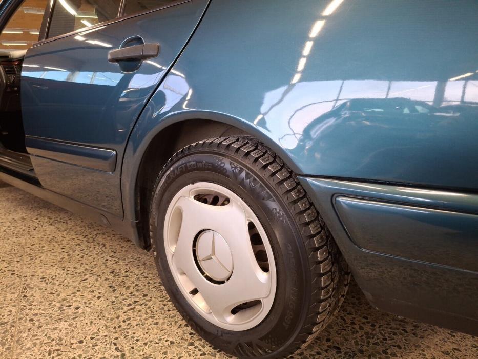 MERCEDES-BENZ E 1999