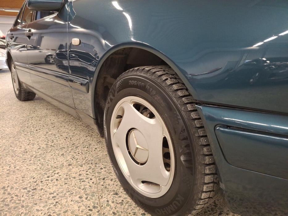 MERCEDES-BENZ E 1999