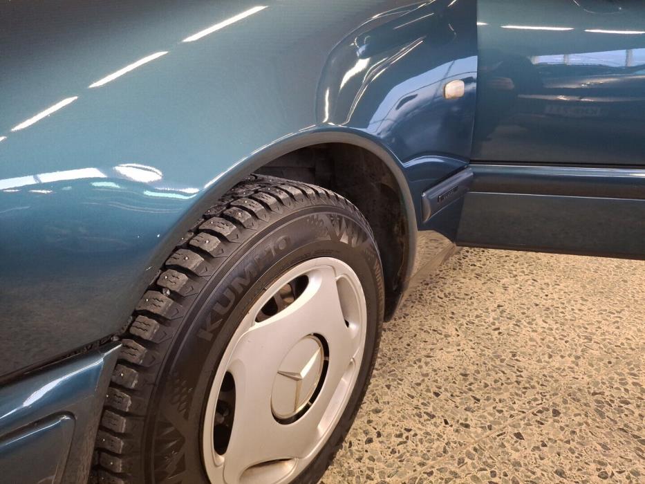 MERCEDES-BENZ E 1999