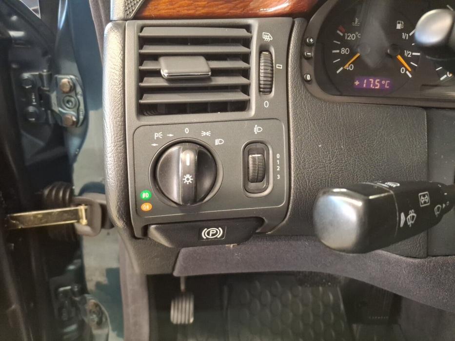 MERCEDES-BENZ E 1999