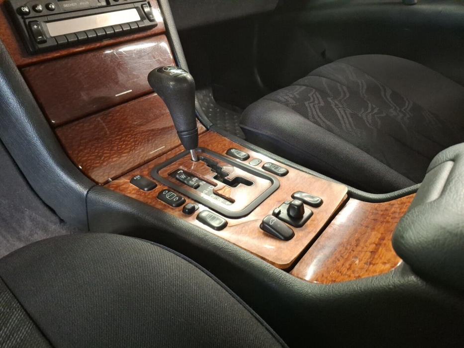 MERCEDES-BENZ E 1999