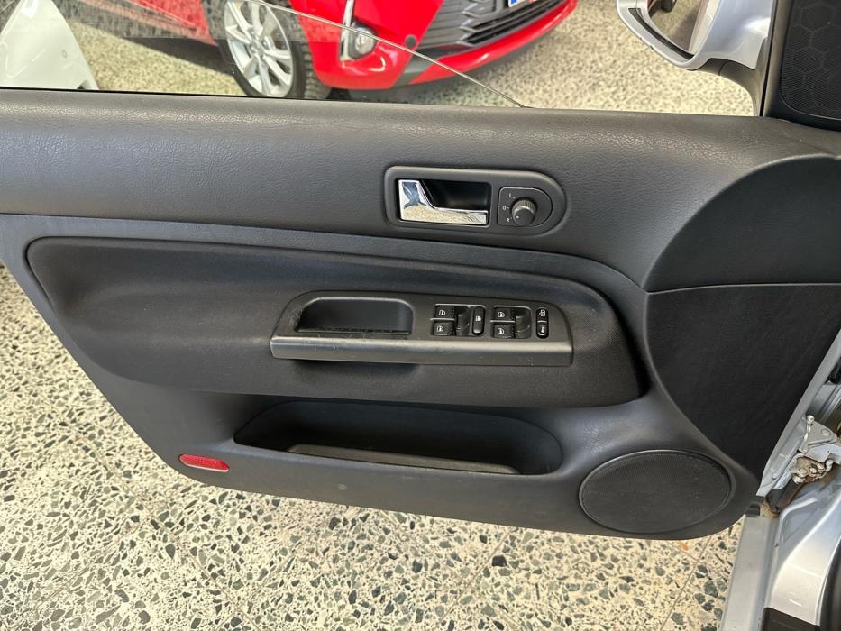 VOLKSWAGEN Golf Variant 2004