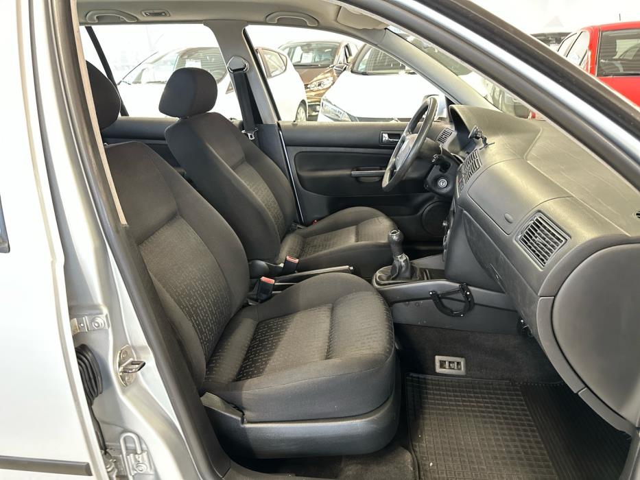 VOLKSWAGEN Golf Variant 2004