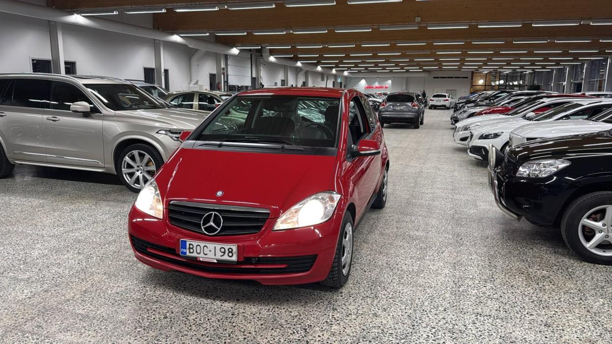 MERCEDES-BENZ A 2010