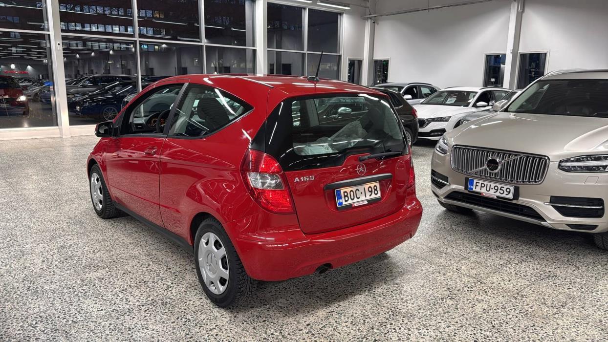 MERCEDES-BENZ A 2010