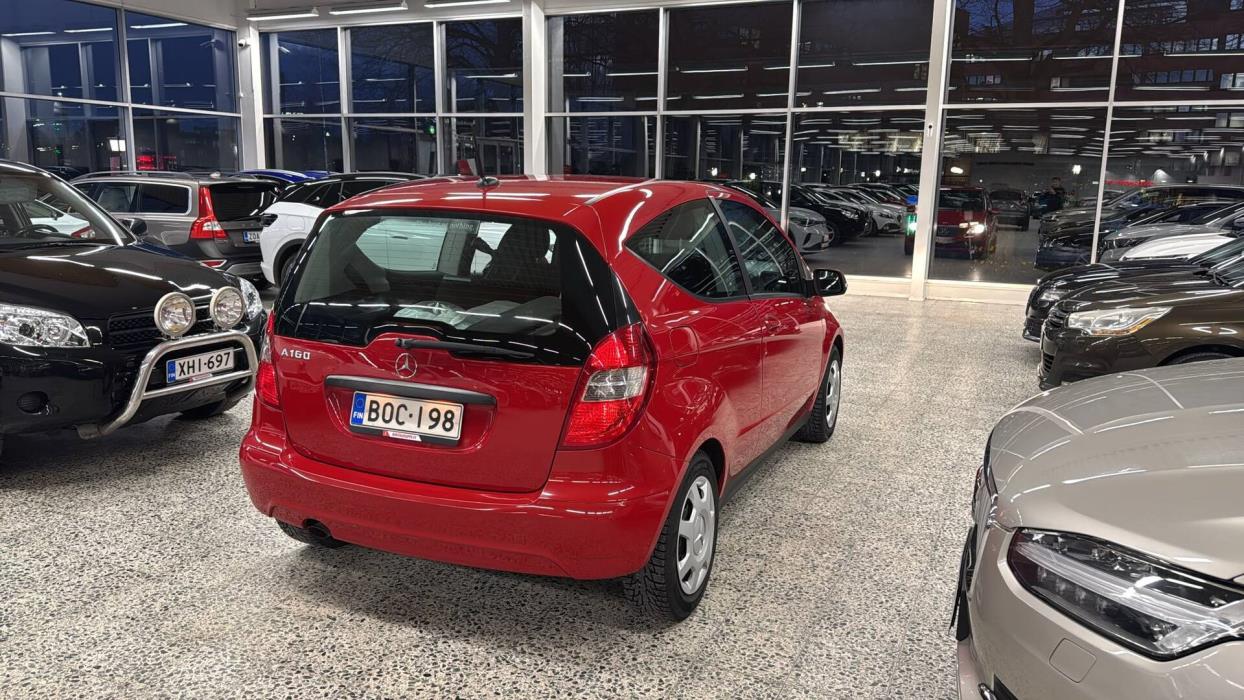 MERCEDES-BENZ A 2010