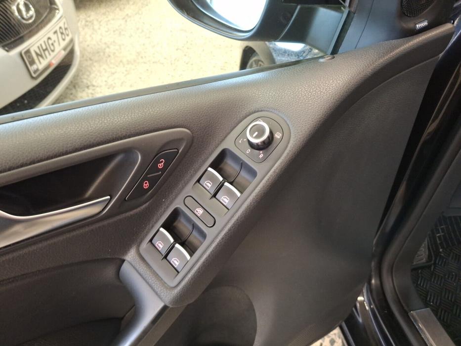 VOLKSWAGEN Golf 2010