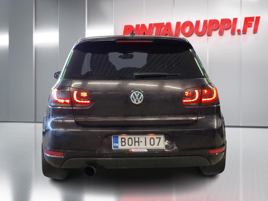 VOLKSWAGEN Golf 2010