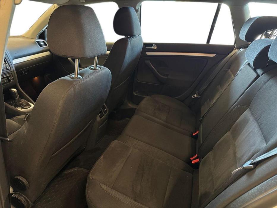 VOLKSWAGEN Golf 2012