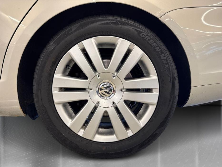 VOLKSWAGEN Golf 2012