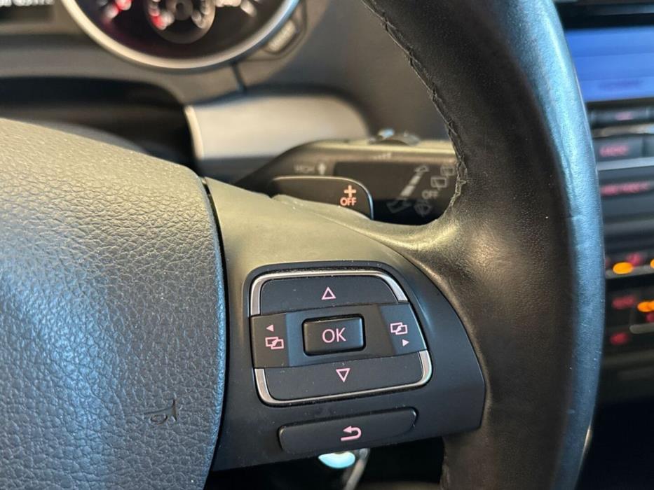 VOLKSWAGEN Golf 2012