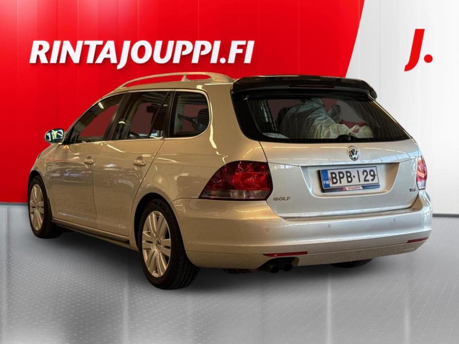 VOLKSWAGEN Golf 2012