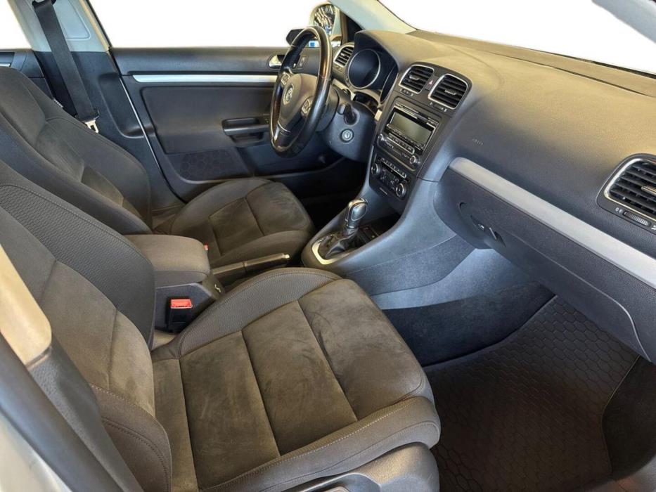 VOLKSWAGEN Golf 2012