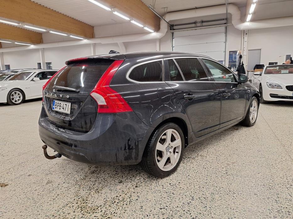 VOLVO V60 2011